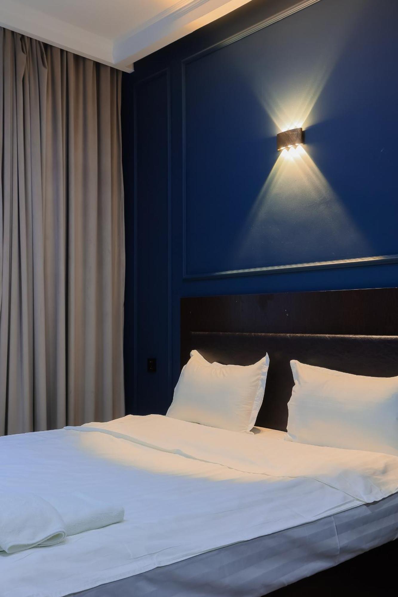 Hotel Vivaldis อัลมาตี ภายนอก รูปภาพ