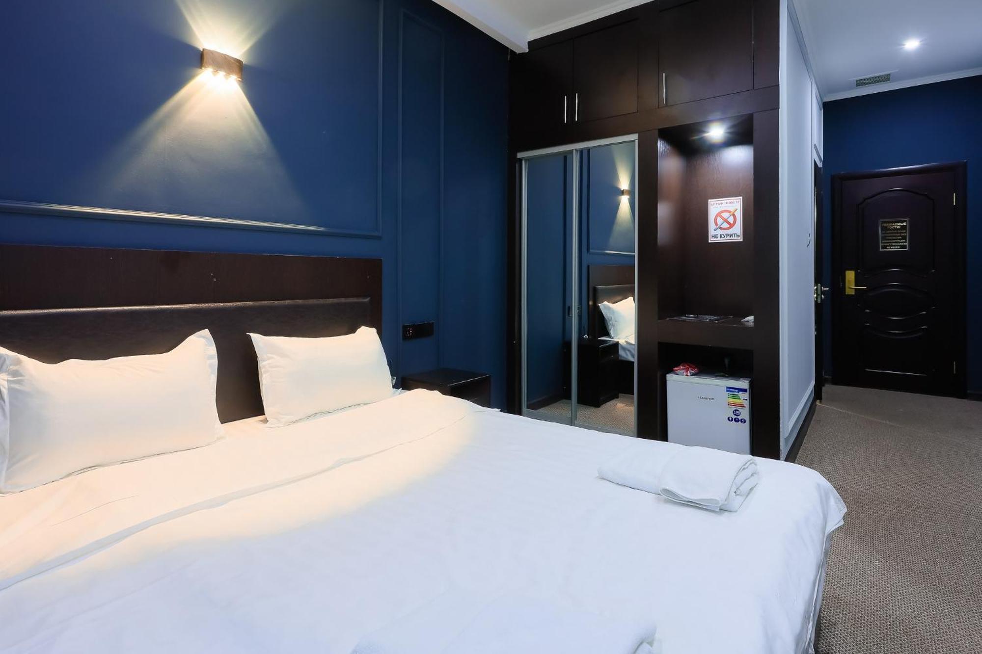 Hotel Vivaldis อัลมาตี ภายนอก รูปภาพ