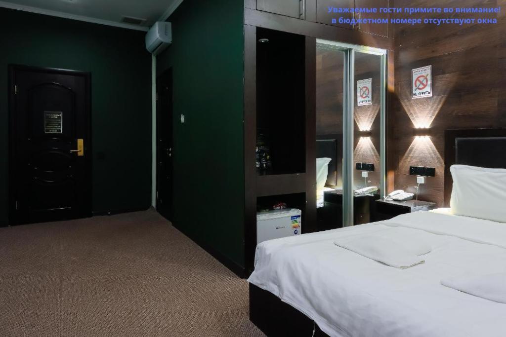 Hotel Vivaldis อัลมาตี ภายนอก รูปภาพ